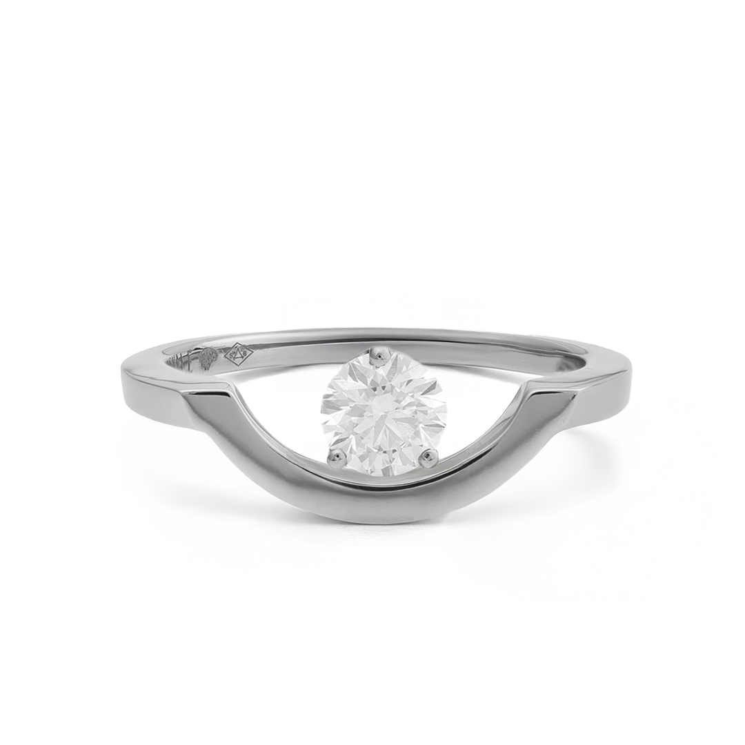 Bague_Intrepide_grand_arc_0.5ct_-_Or_blanc_18k_-_diamant_ethique_-_Loyale_Paris