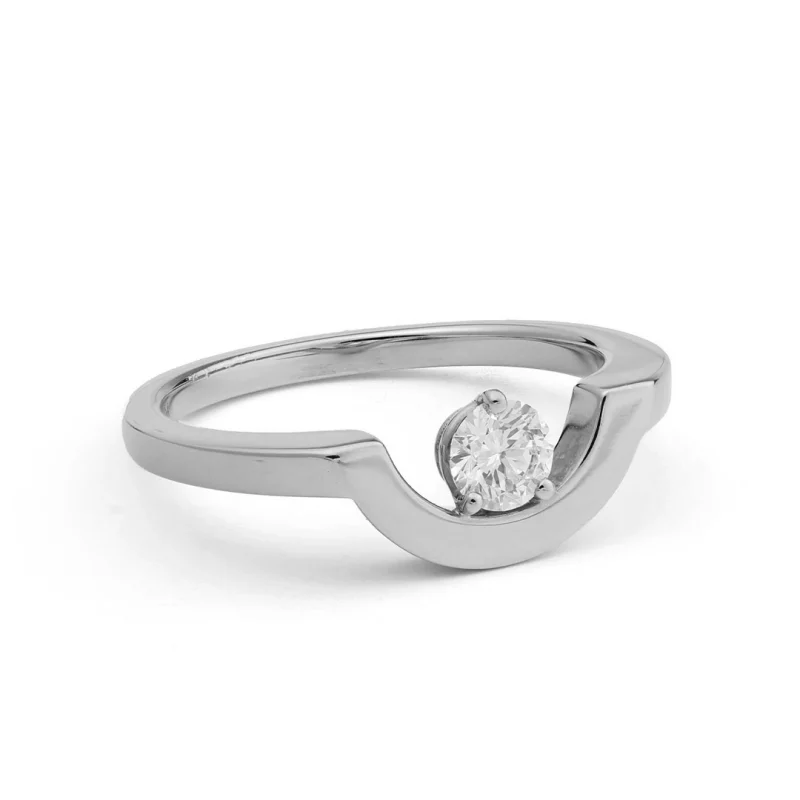 Bague_Intrepide_petit_arc_0.25ct_-_Or_blanc_18k_-_diamant_ethique_-_Loyale_Paris_-_3