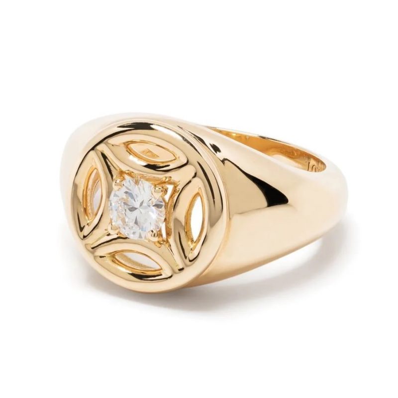 Pinky ring Chevalière Perpétuelle 025ct - 18k yellow gold lab grown diamond Loyale Paris 4