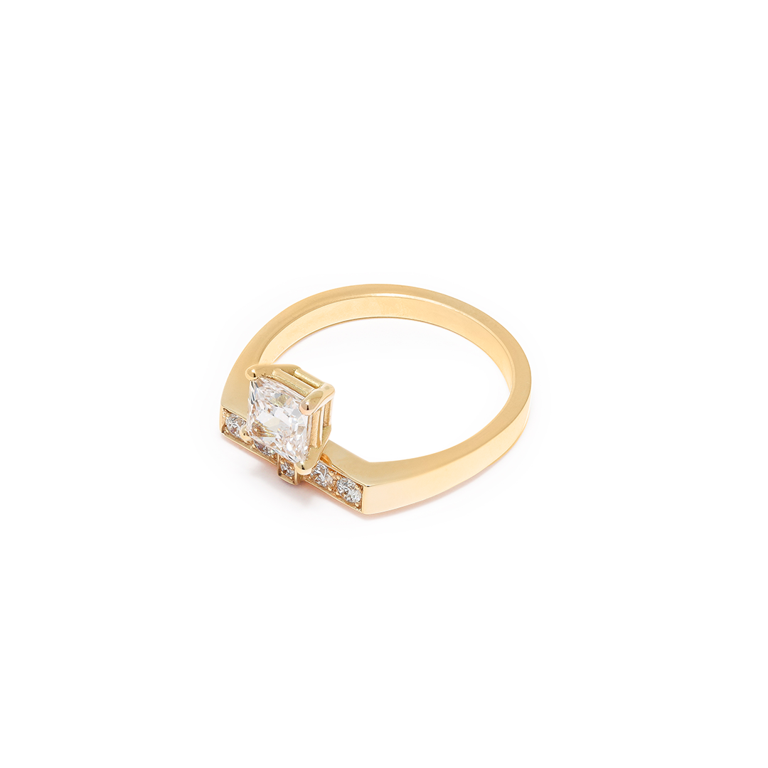 Ring Uraeus Princess- 18k yellow gold lab grown diamond loyale paris 2